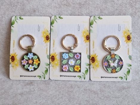 BrelocAccesorii cu flori 