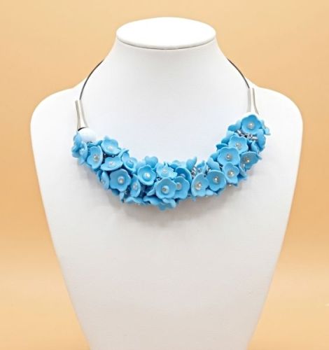 Colier handmade statement cu flori bleu - Elegan
