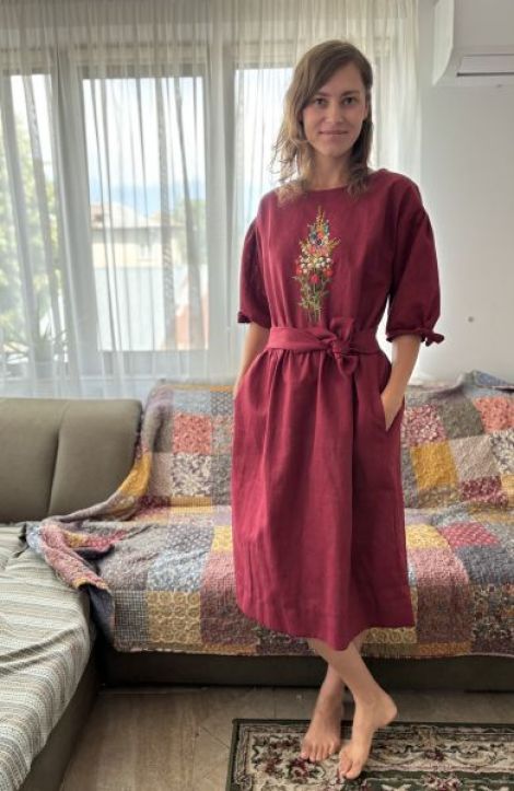 Rochie din in cu maneci bufante si flori brodate