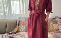 Rochie din in cu maneci bufante si flori brodate