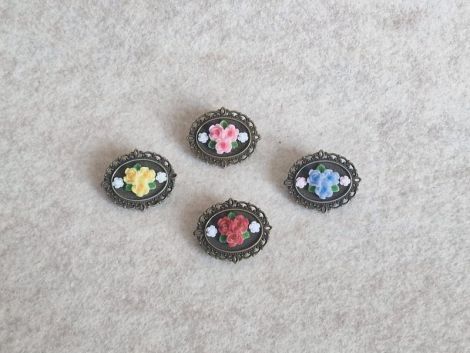 Brose vintage cu flori 