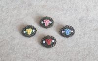 Brose vintage cu flori 