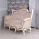 Sofa baroc din lemn masiv alb cu tapiterie crem  