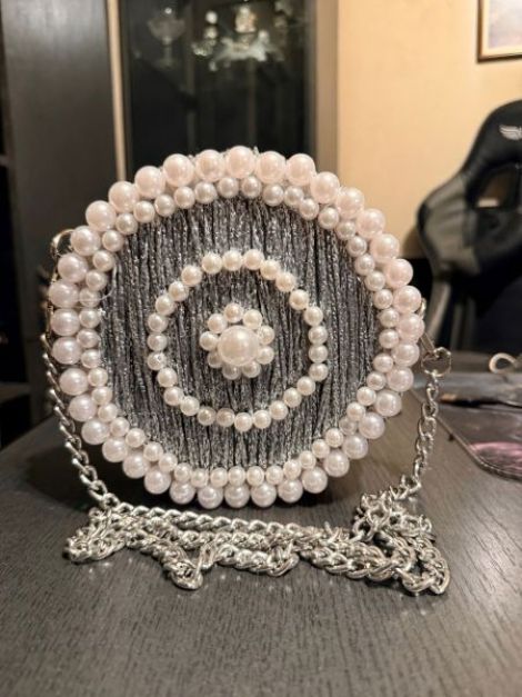 Geanta de seara handmade argintie unicat rotunda