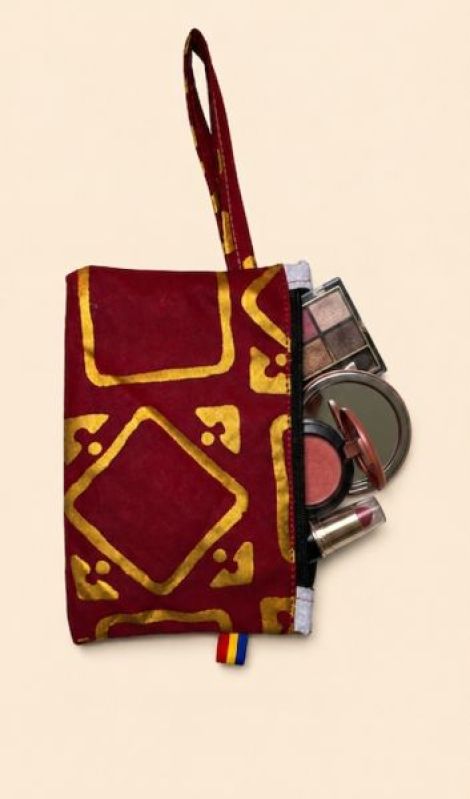 Portofel de dama lucrat manual rosu