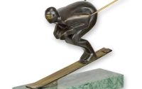 Schior-statueta din bronz cu un soclu din marmura