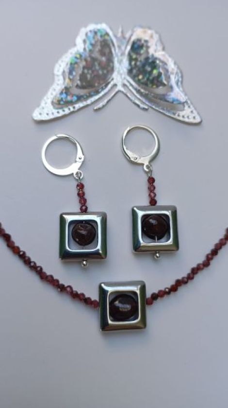 Set bijuterii cu Granat Hematit si tortite placat