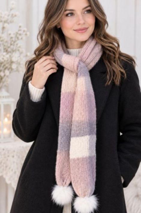 Fular cu pom-pom