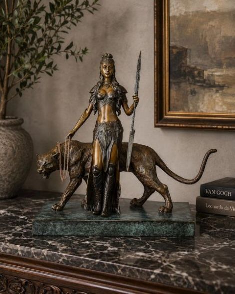 Amazoana cu pantera-statueta din bronz