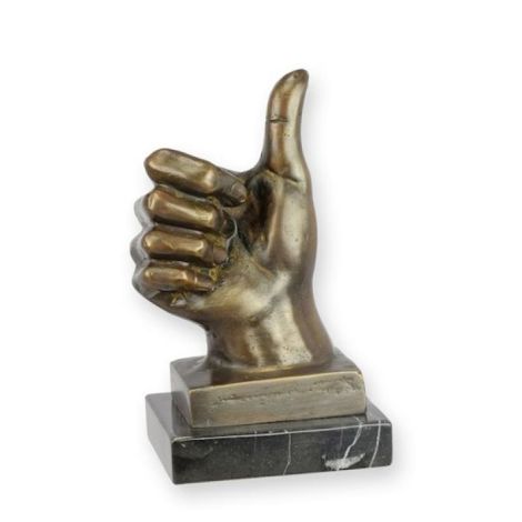 Mana-statueta din bronz cu un soclu din marmura