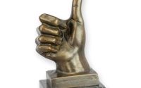 Mana-statueta din bronz cu un soclu din marmura