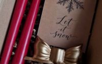 Set sfesnice Ribbon cu lumanari pillar grena