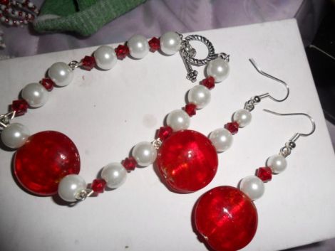 set alb rosu