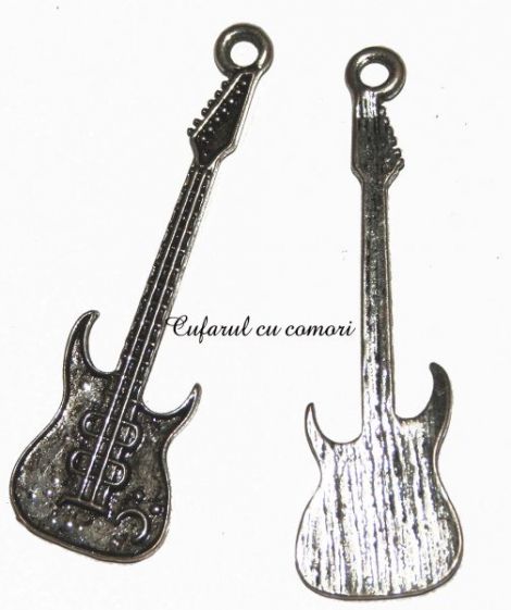 Charm medalion chitara
