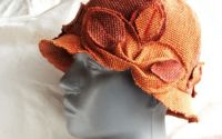 Palarie cloche pentru comanda