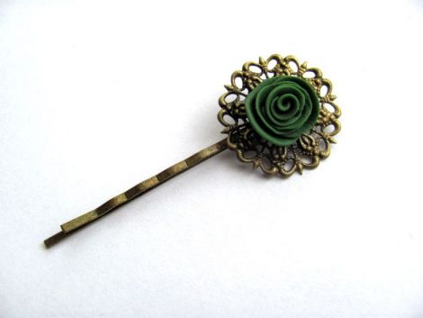 Agrafa victoriana cu trandafir verde