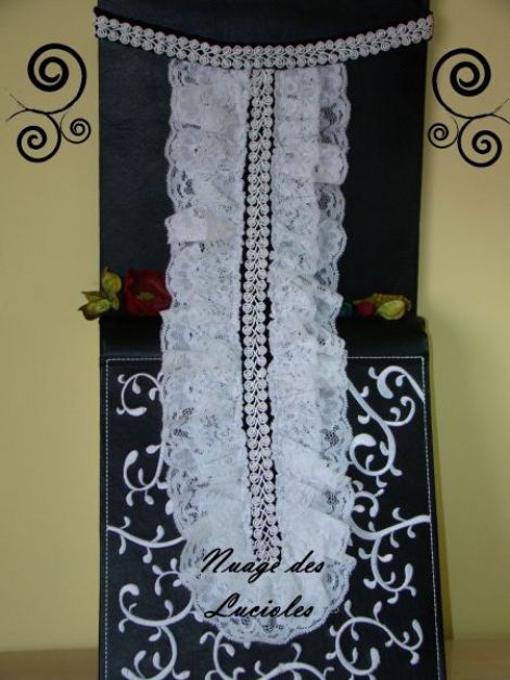 Jabou Baroque White and Black