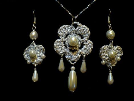 S-0063 Set flori crosetate din sarma argintata ma