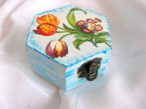 Cutie lemn decorata