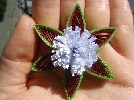 Magnet de frigider - floare verde si maro