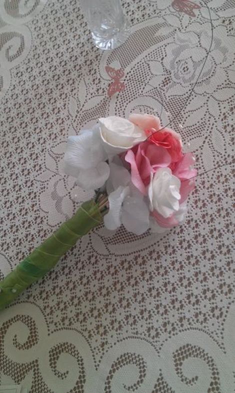 Buchet de flori din textil si hartie