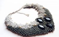 Colier statement Black  White