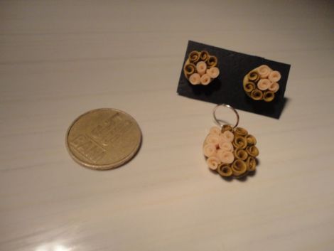 Set cercei+pandantiv trandafiri bronz-crem
