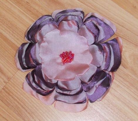 Brosa floare