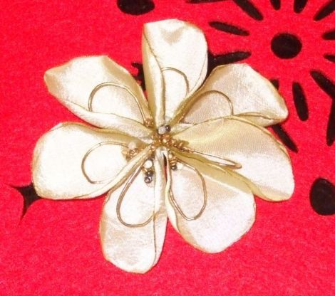 Brosa floare
