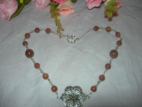 Colier Goldstone