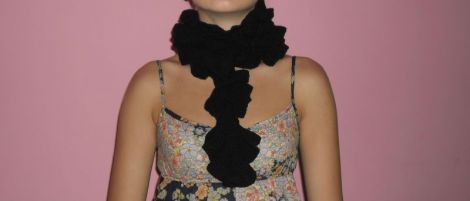 BLACK SCARF