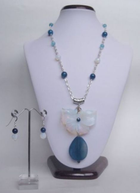COLIER BLUE BUTTERFLY