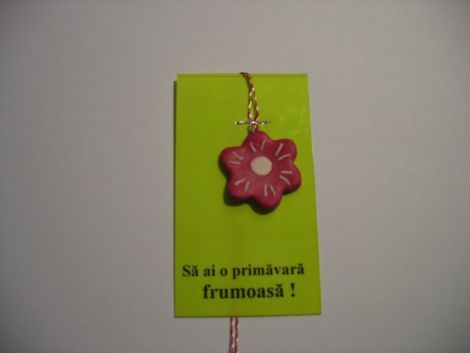 Martisor din fimo floare roz cu alb