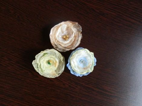 brosa din organza