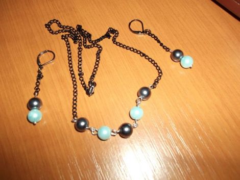 Set perle gri si bleu pal cu lant negru