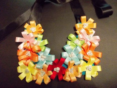 Colier flower garden