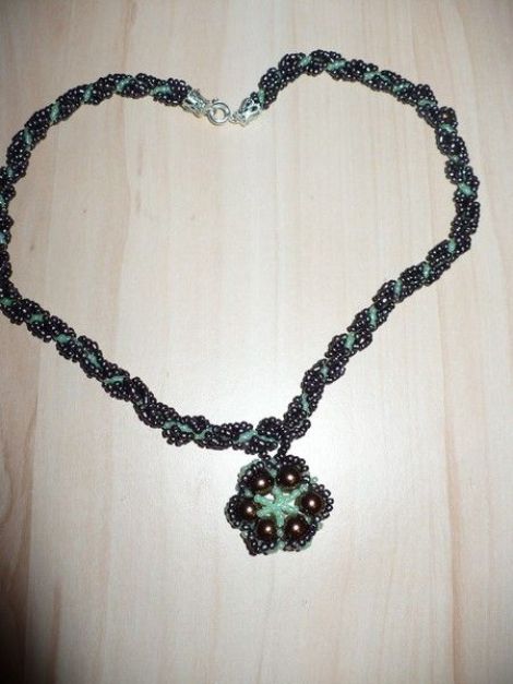 Lantisor cu medalion