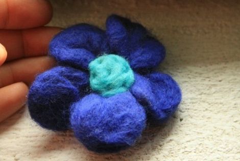 Brosa "floare albastra"