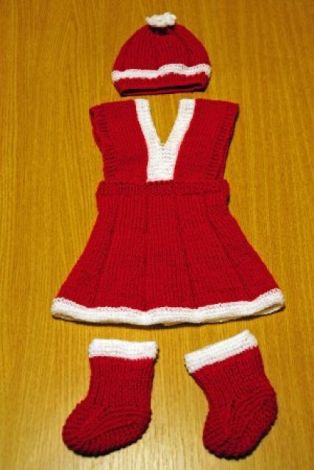 Costumas bebe rosu