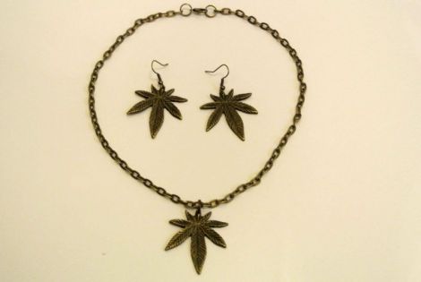 Set Marihuana colier si cercei