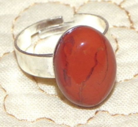 Inel cu cabochon de jasp rosu oval 16x12mm